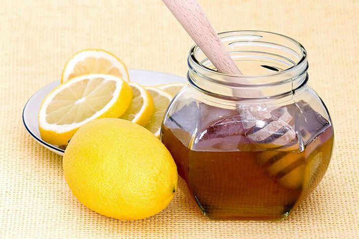 Lemon and honey are ingredients for a mask that whitens and tightens facial skin perfectly